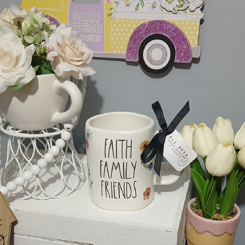Rae Dunn Floral Faith Family Friends Mug NWT - Picture 6 of 6